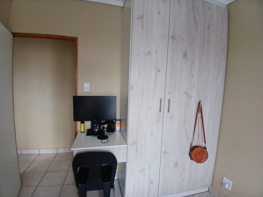 To Let 3 Bedroom Property for Rent in Hillside View Free State